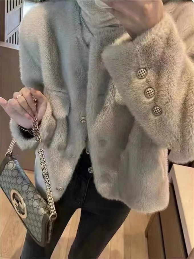 女上装