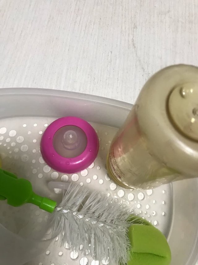 集齐了所有颜色...这款奶瓶是很好，之前