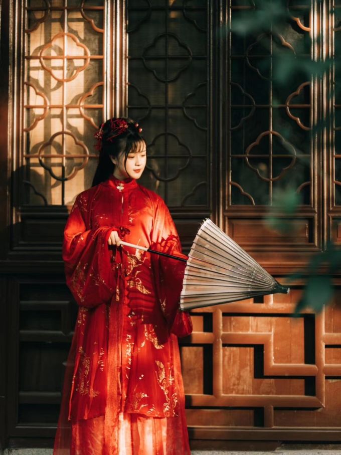 栾凰汉服