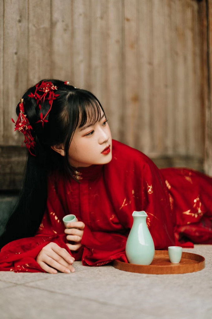 栾凰汉服