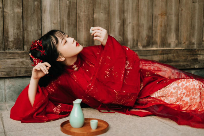 栾凰汉服