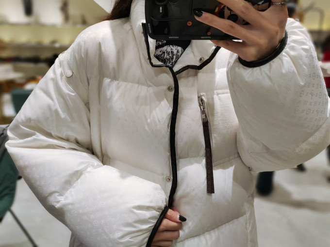 女士羽绒服
