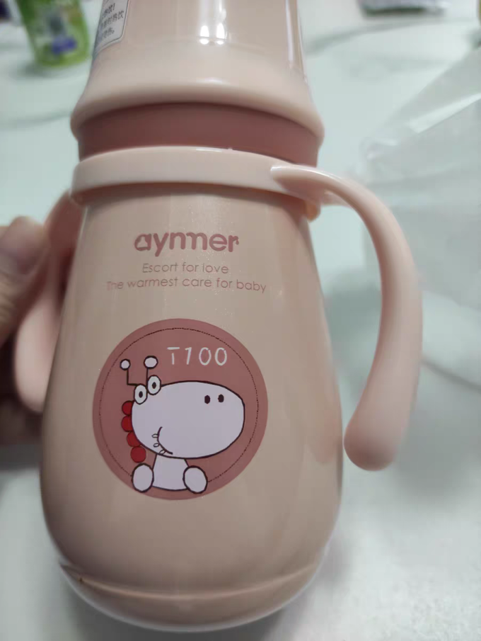 爱因美婴幼儿水杯