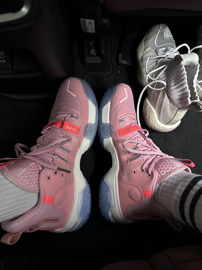 篮球鞋