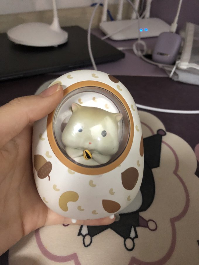 应闪移动电源