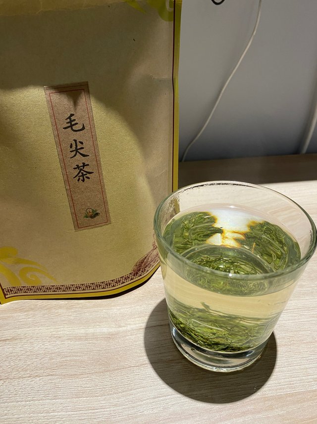 第一次网购毛尖茶，好像还不错