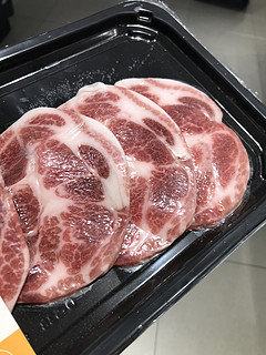 冬天一定要吃烤肉，梅花五花肉怎么可能不好