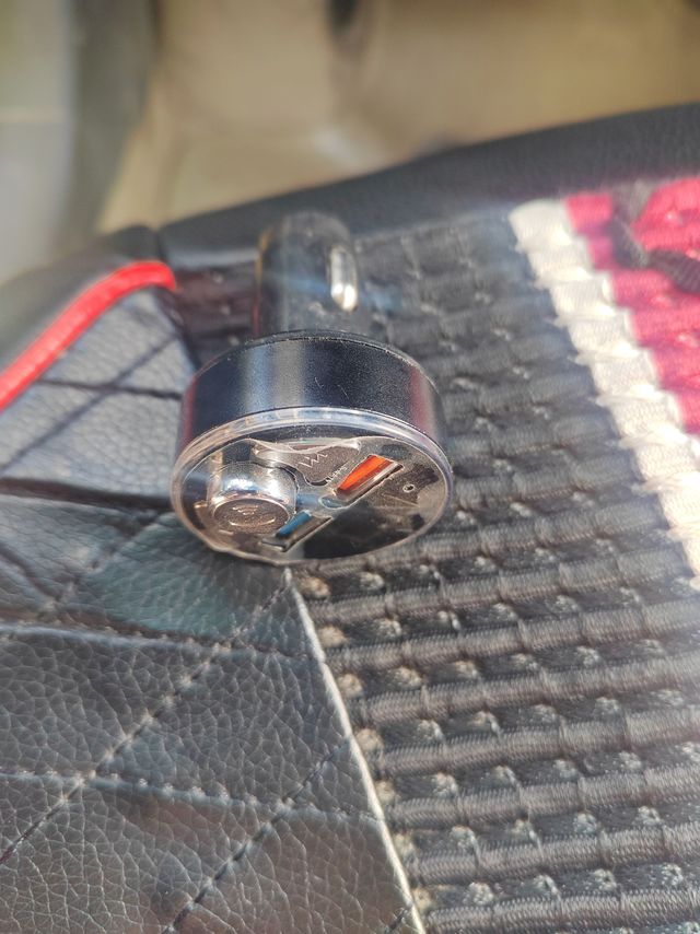 车载多功能带灯车载充电器