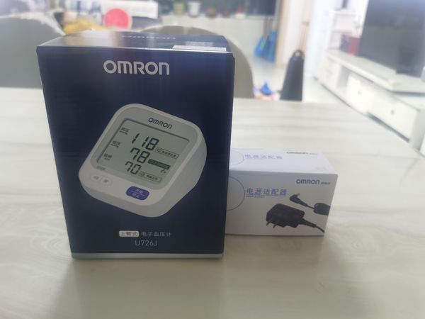 欧姆龙U726J血压计，并简单对比鱼跃YE666AR