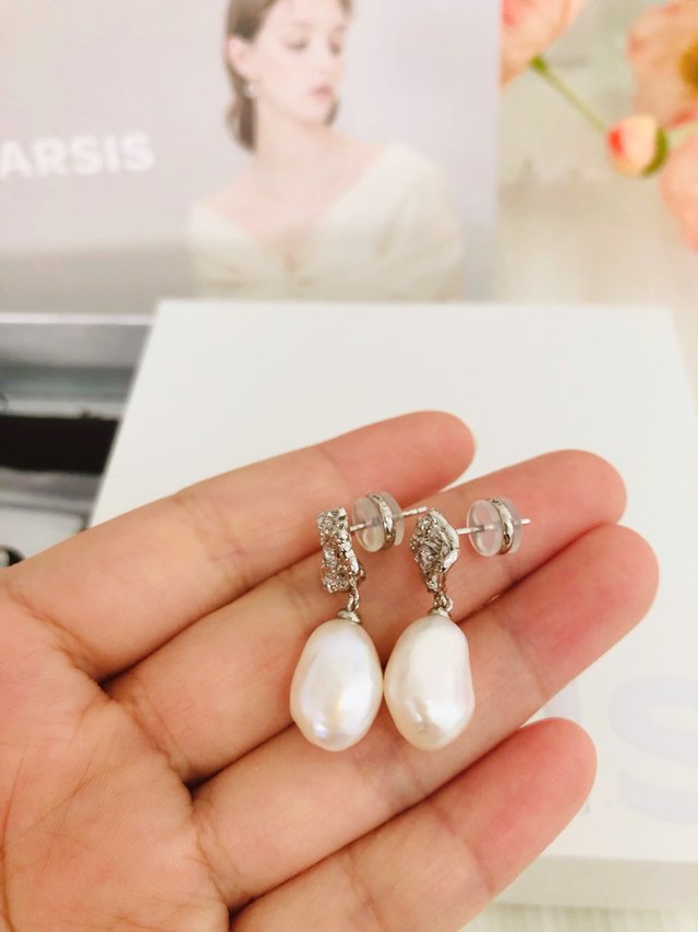 好温柔，怎么佩戴都好看的巴洛克珍珠耳环！