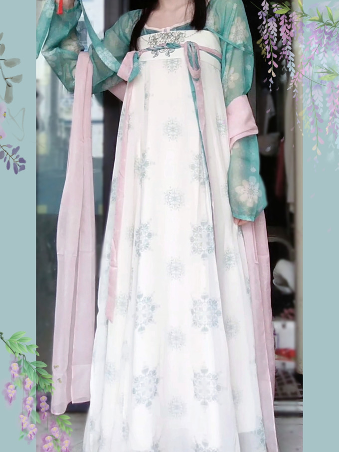 远山乔汉服