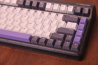 优雅的紫色键盘
