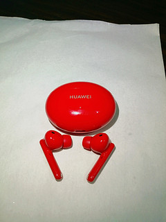 红红火火的蓝牙耳机果然不容易撞色！
