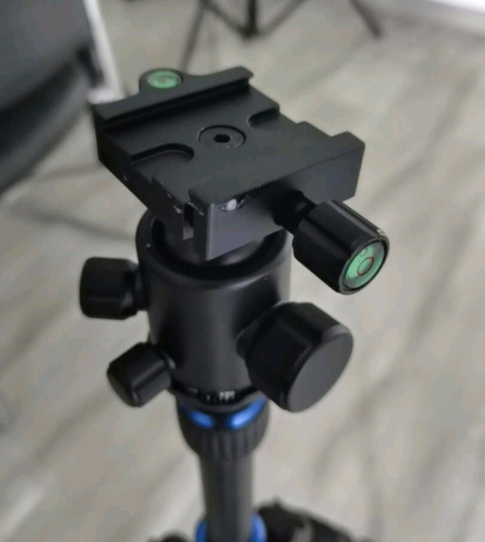 曼比利脚架