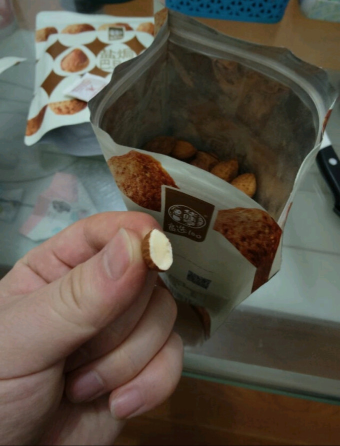 华味亨巴旦木