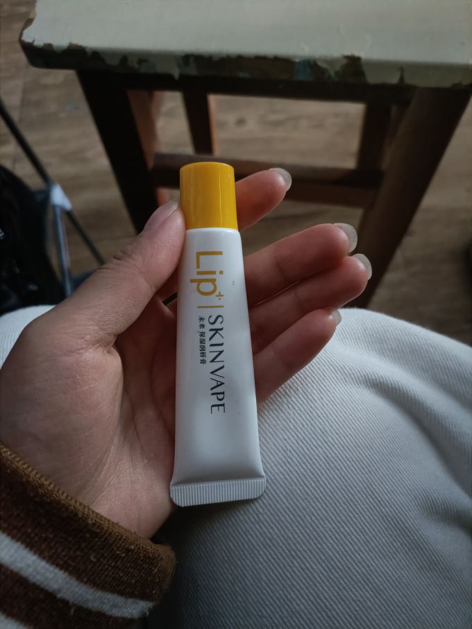 润唇膏