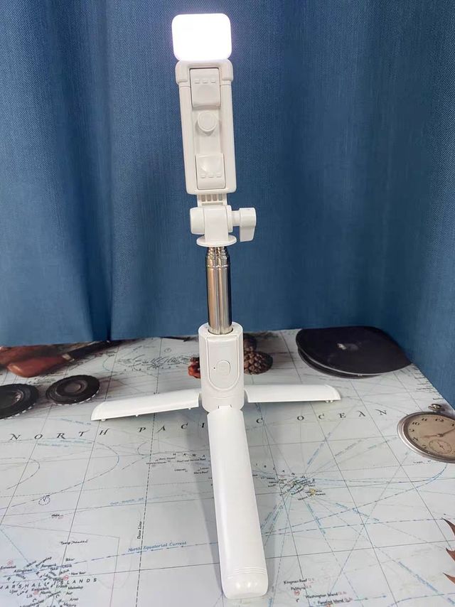 折叠起来随身携带非常方便，操作也很方便
