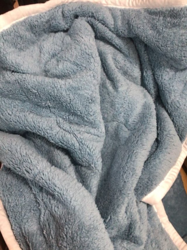 
丝滑般流畅的感觉，两面摸上去都非常舒服