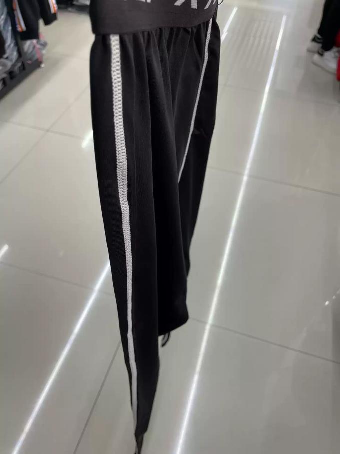 特步运动长裤