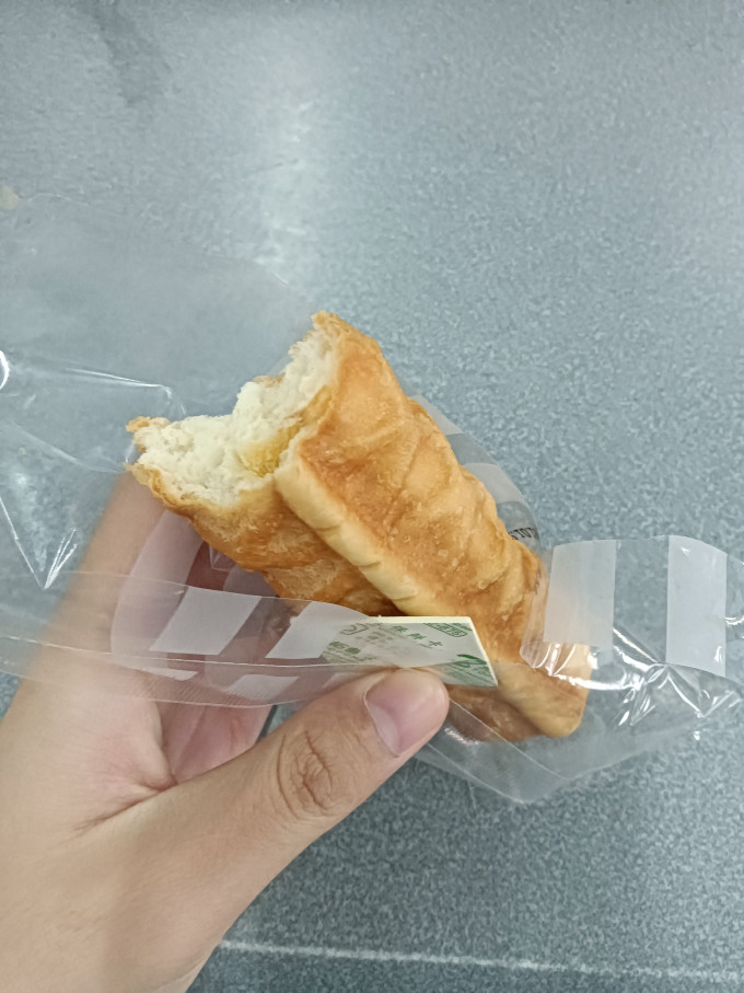 良品铺子面包