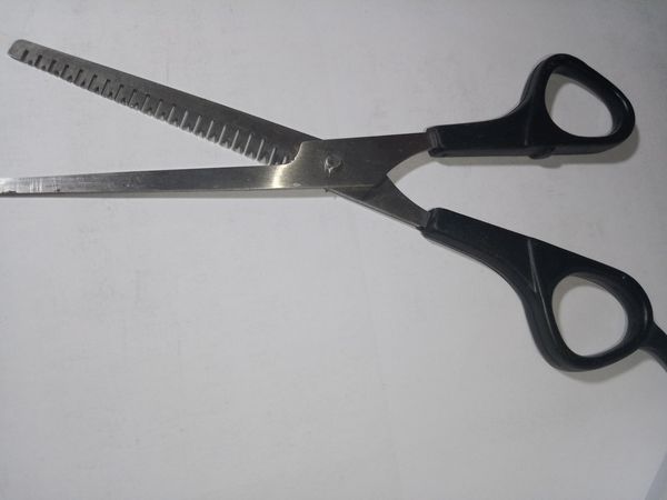 做自己的tony 从拥有一把牙剪开始