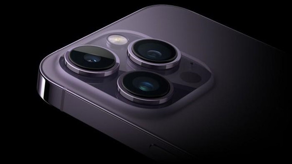 苹果 iPhone 15 新料：有钛合金机身版本、后盖微曲边框