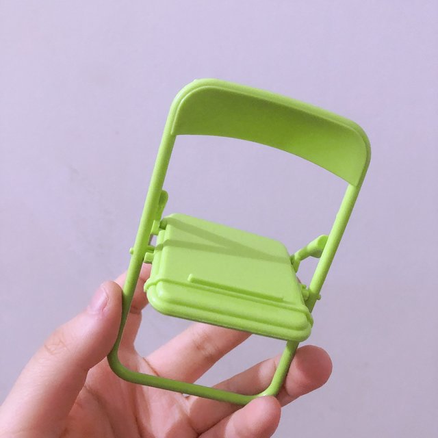 这个迷你的小椅子既然是一款支架！