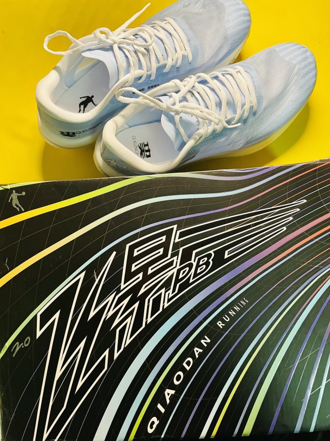 乔丹跑鞋