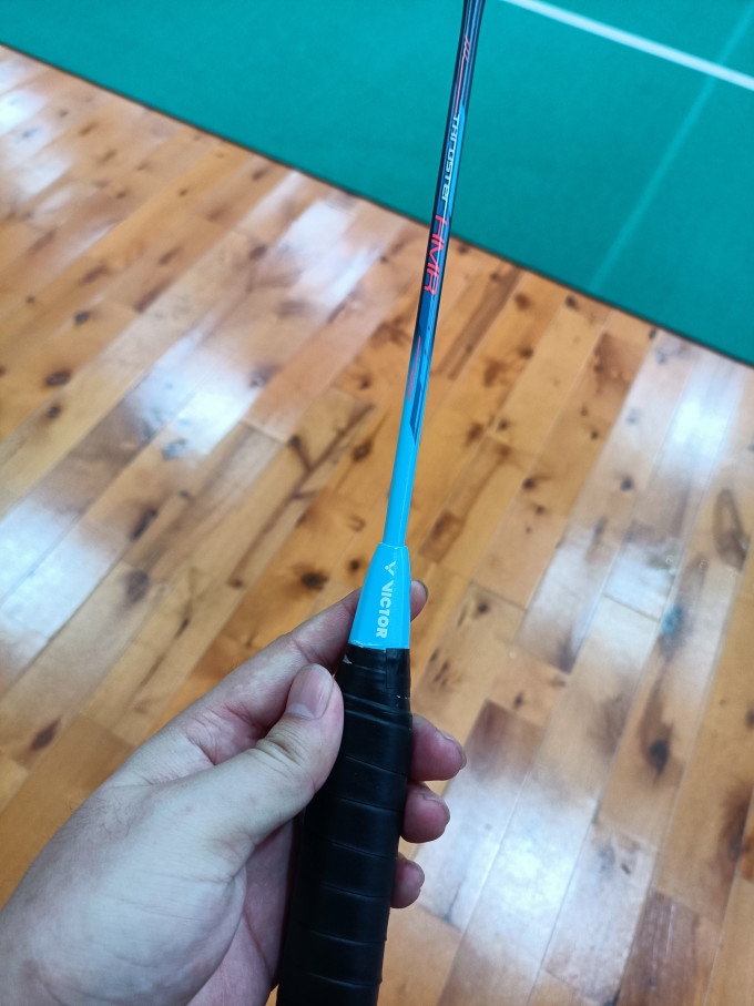 威克多羽毛球拍
