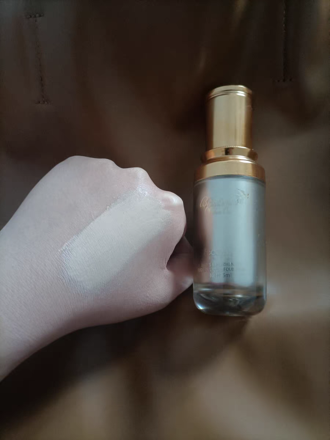 法汀妮粉底液