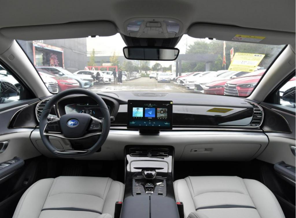 2022款比亚迪e9正式上市，售价24.18万，针对B端市场车型
