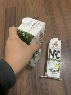 东哥1.5元的NFC苹果汁超市要卖20多
