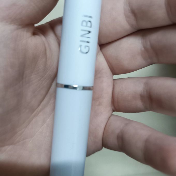 凡士林润唇膏