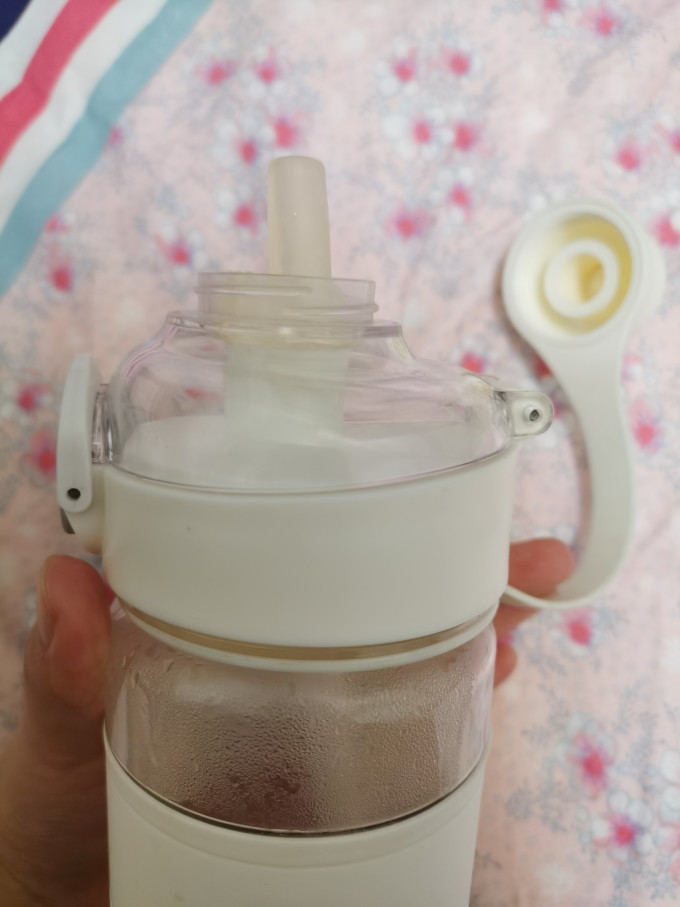 塑料杯