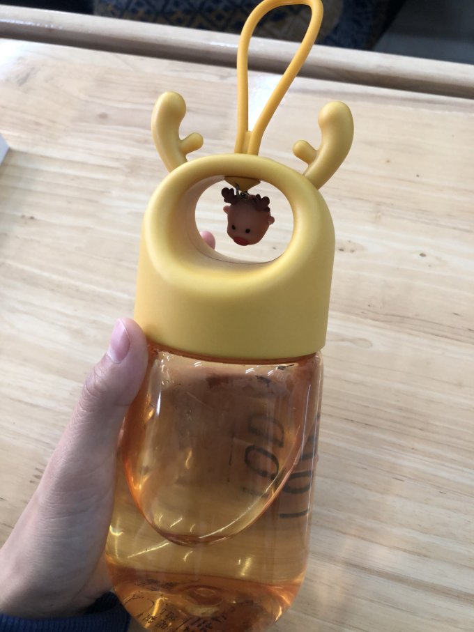 塑料杯