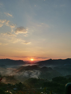 重庆最美牛背山看日出 看云海