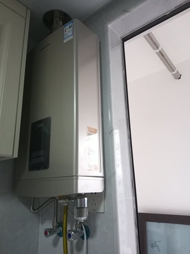 外形外观：很简约漂亮出水速度：很均匀