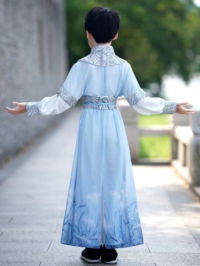 安妮优儿汉服