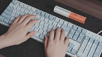 复古清新的打字机：杜伽K310机械键盘体验