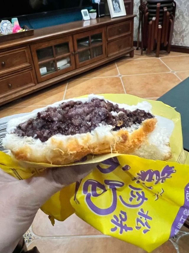超美味紫米肉松面包也太馋人了吧