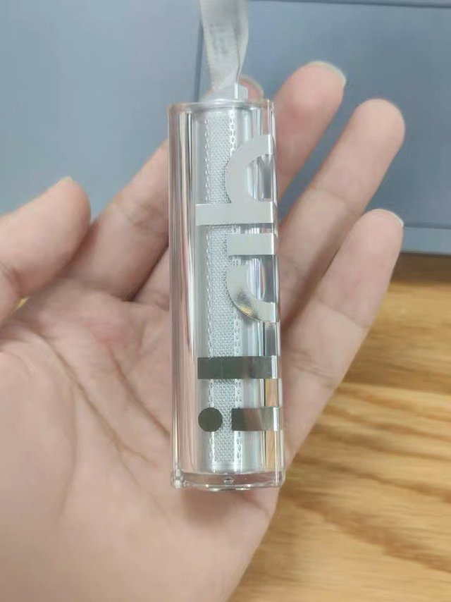 第1次买到颜值这么高的唇膏，太好看了吧。