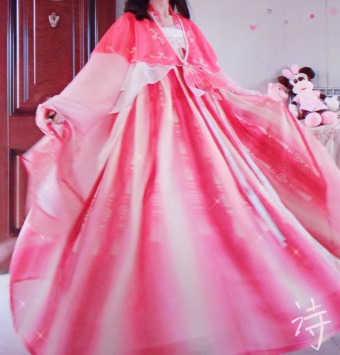 玫布琳汉服