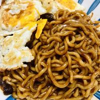 这才是韩国炸酱面的样子啊!
