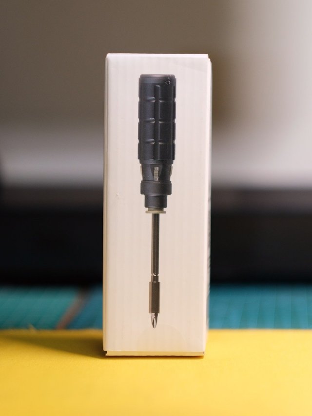 男孩子家里必备的工具-螺丝刀