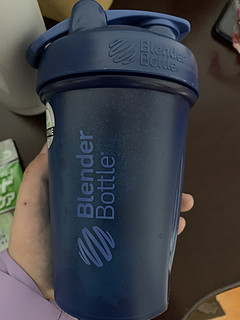 Blender Bottle 蛋白粉摇摇杯，yyds