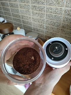 电动磨豆机简直拯救懒人咖啡爱好者！