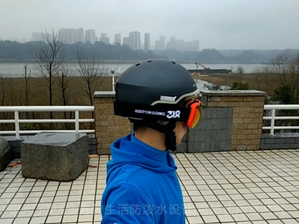 可通话听音乐的头盔，Smart4u SS1滑雪头盔