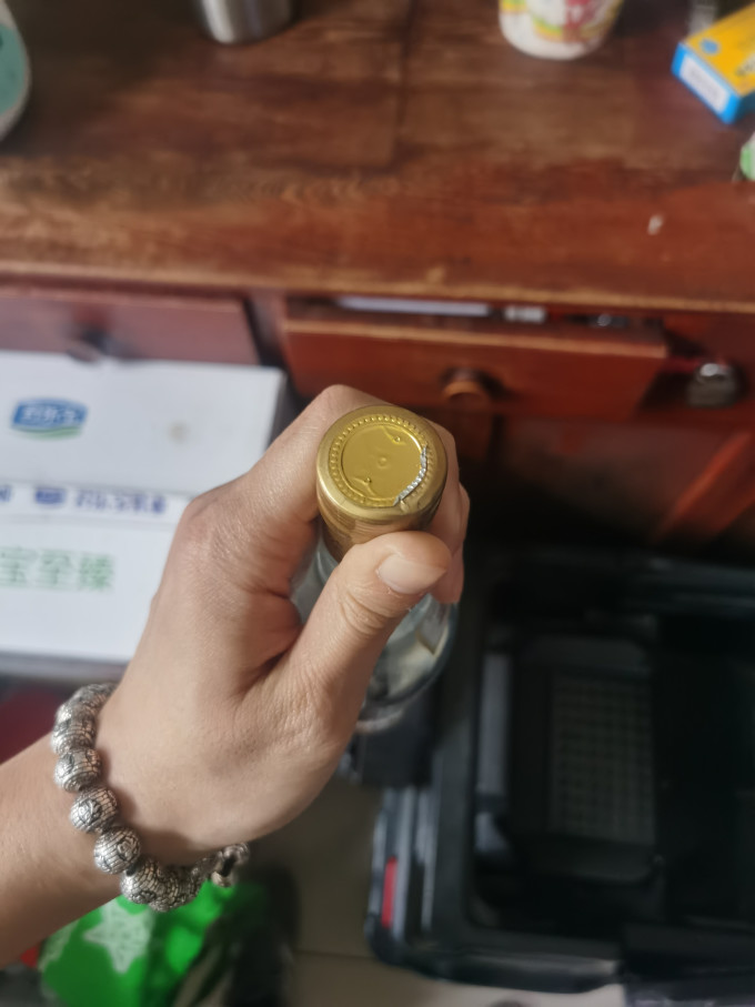 宝莲白酒