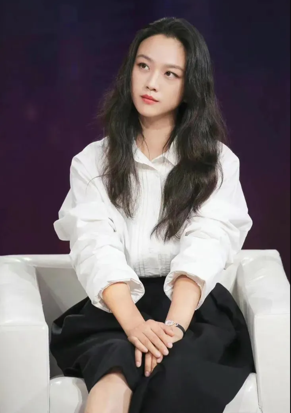 汤唯获青龙奖影后,网友:红毯造型吃藕!回看国内造型美成“白玉光”