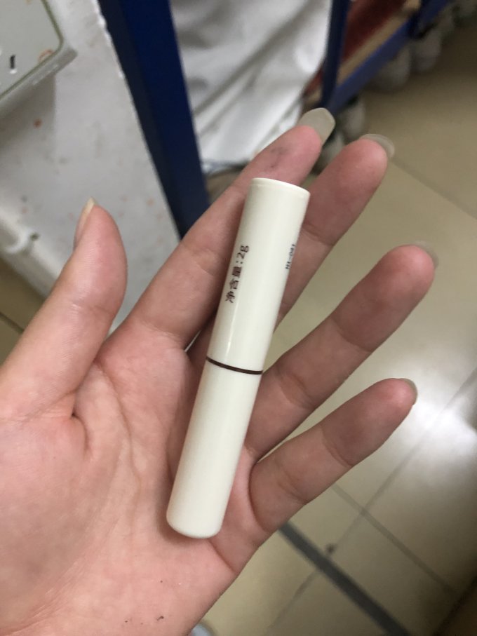 珂润润唇膏